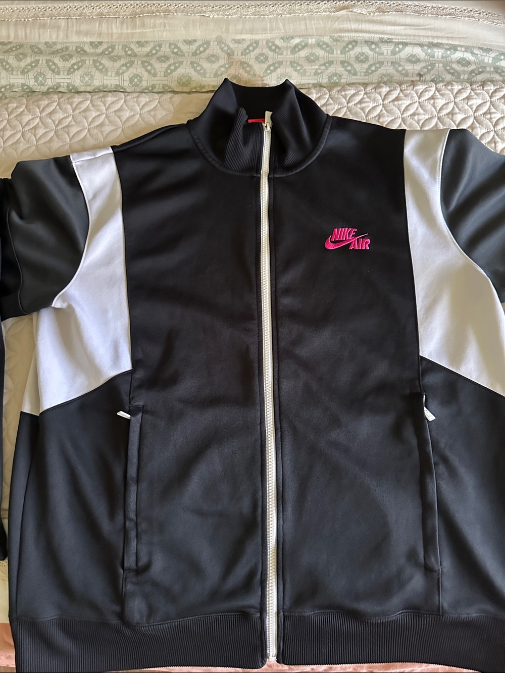 “Nike Air Women’s Retro Style Track Jacket Black White Pink XL”
